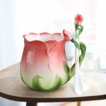  Avrupa Tarzı Emaye Seramik Kahve Kupa Yaratıcı 3D Gül Çiçek Şekli Çay Fincanı Pastoral 4 Renk Kahvaltı Süt Bardak Kaşık