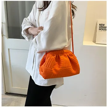  Lüks yeni havlu çanta çanta 2022 kadın moda popüler taşınabilir kova çanta zincir omuzdan askili çanta askılı çanta