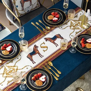  Sıcak Satış Avrupa Goblen Dikdörtgen Atlar Kafa Masa Koşucu Lüks Dresser Eşarp Masa Örtüsü Düğün Yemek Tatil
