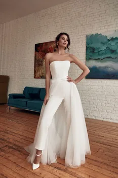  Şık Beyaz Tulum Gelinlik Kapalı Omuz Tül Kolsuz gelinlikler Kat Uzunluk Vestido de novia